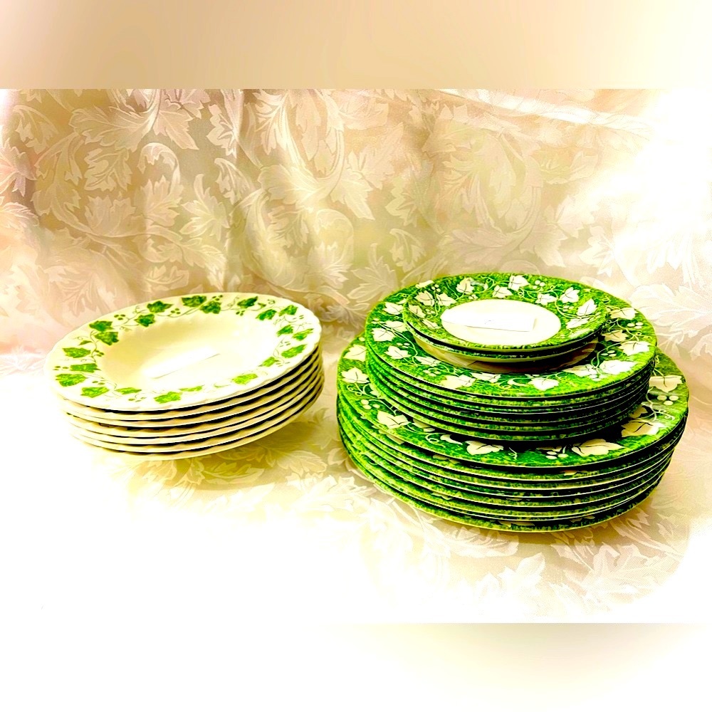 Set of 25pc Vintage Churchill Green Ivy plate set (25 pieces)